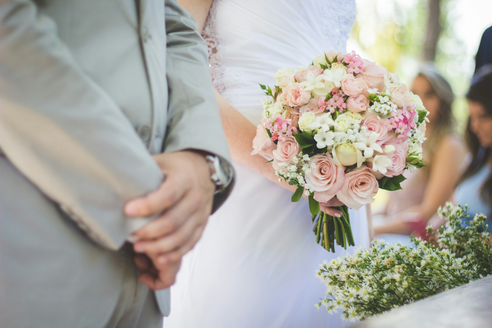 Pareja durante una ceremonia de matrimonio
